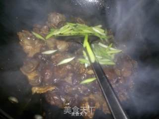 菌香五花肉的做法步骤：9