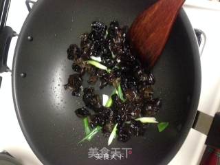 山药木耳的做法步骤：2