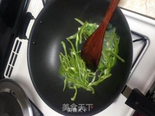 青椒牛肉丝的做法步骤：3