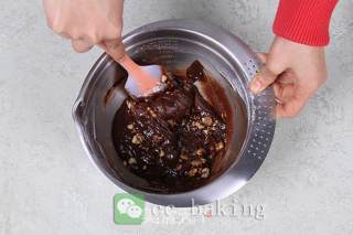 当巧克力遇到面粉的完全结合--巧克力蛋糕的做法步骤：11