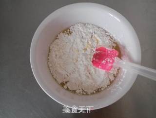有馅的蛋糕孩子更爱吃——肉松蛋糕卷的做法步骤：7