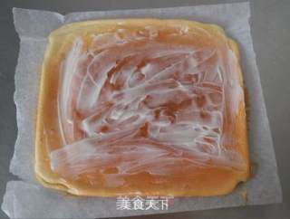 有馅的蛋糕孩子更爱吃——肉松蛋糕卷的做法步骤：12
