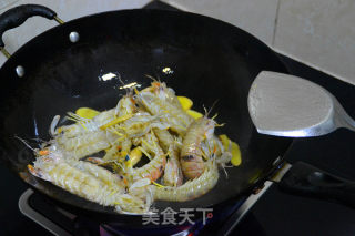 香辣皮皮虾的做法步骤：4
