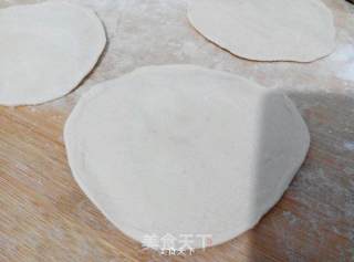 韭菜鸡蛋馅饼的做法步骤：5