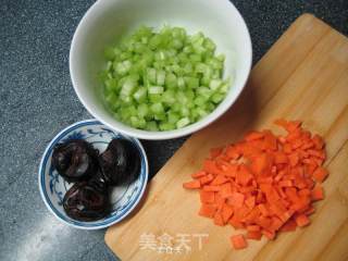 腊肠饭的做法步骤：2