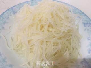 炝拌土豆丝的做法步骤：6