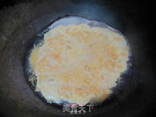 健康无油——蒜苗水炒蛋的做法步骤：3