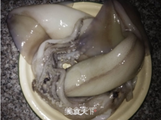 酱香鱿鱼的做法步骤：1