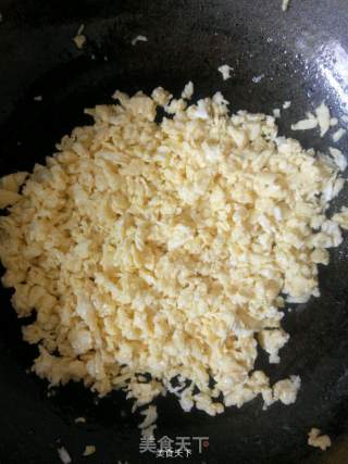 韭菜鸡蛋木耳水饺的做法步骤：2