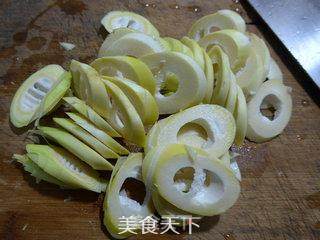 腊肠蒸雷笋的做法步骤：3