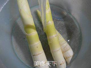 雷笋烧五花肉的做法步骤：2