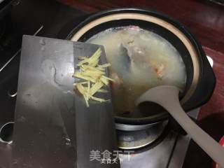 膏蟹大虾鱼头粥的做法步骤：8