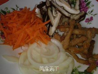 石锅拌饭——快捷版的做法步骤：1