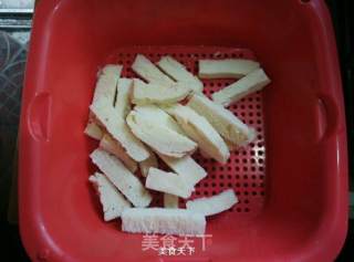 拔丝馒头的做法步骤：1