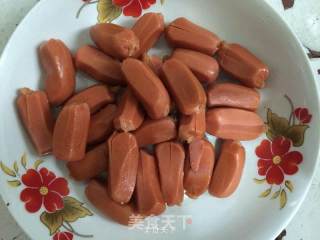 辣炒脆皮肠的做法步骤：1