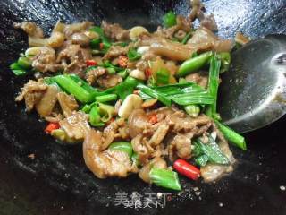 小炒带皮肘子的做法步骤：8