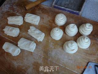 香甜炼乳花卷奶香花卷馒头的做法步骤：8