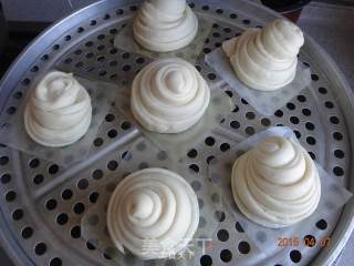 香甜炼乳花卷奶香花卷馒头的做法步骤：11