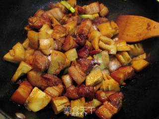 五花肉炖春笋的做法步骤：12