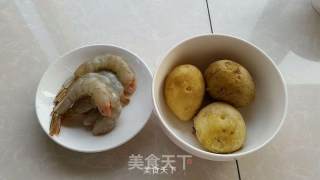 鲜虾芝心土豆球的做法步骤：1