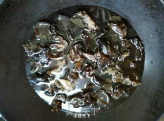 凉拌木耳鸡蛋的做法步骤：1