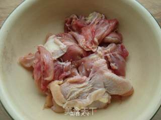 口蘑咖喱鸡的做法步骤：1
