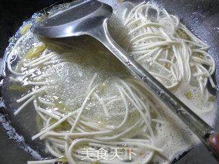 榨菜生菜汤面的做法步骤：3