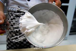 德普烤箱食谱之戚风蛋糕卷的做法步骤：4