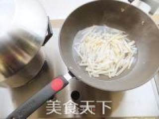 家庭必备菜竹笋肉丝的做法步骤：4