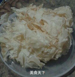 雪莲子桃胶银耳养颜羹的做法步骤：4