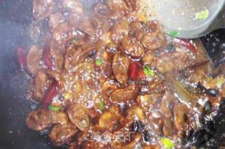 腊肠炒蒜苗的做法步骤：4