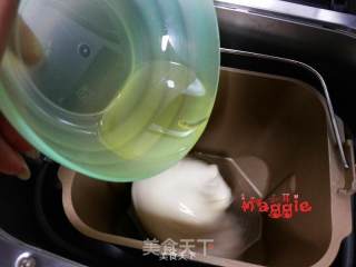 圆咕噜香肠包的做法步骤：3