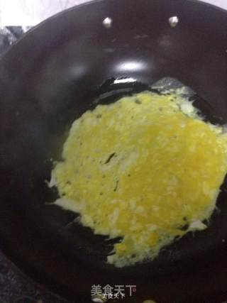 双椒鸡蛋炒豆渣的做法步骤：1