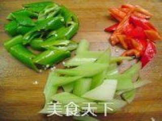 泡椒牛肉，想尝尝吗？的做法步骤：1