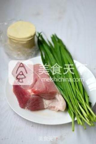 韭菜鲜肉饺的做法步骤：1