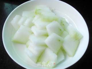 冬瓜汆丸子的做法步骤：1