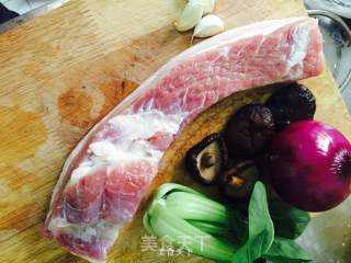 台湾卤肉饭的做法步骤：1