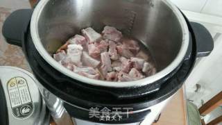 糖醋排骨的做法步骤：2