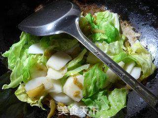 榨菜牛心菜炒年糕的做法步骤：5