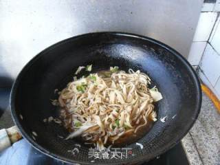 豆腐丝炒韭菜的做法步骤：7