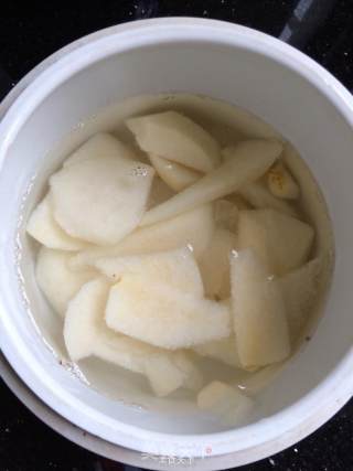 川贝雪梨糖水的做法步骤：4