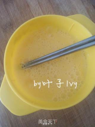 春绿～豆瓣酱鸡蛋卷的做法步骤：1