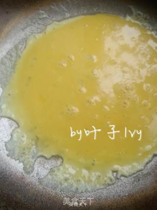 春绿～豆瓣酱鸡蛋卷的做法步骤：2