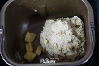 豆沙卷面包（烤箱烤豆沙卷面包，超级简单哦~）的做法步骤：3
