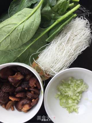 菠菜肉丸汤的做法步骤：2