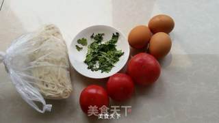 西红柿荷包蛋手擀面汤的做法步骤：1