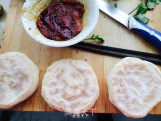 肉夹饼的做法步骤：7