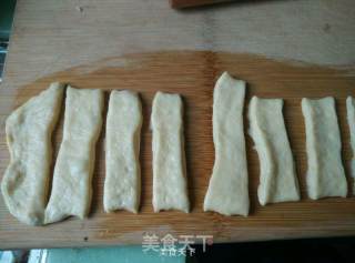 自制油条的做法步骤：7