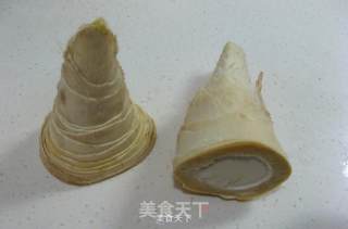 凉拌春笋尖的做法步骤：1