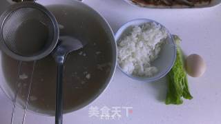 宝宝肉汤生菜粥的做法步骤：1